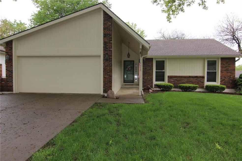 6612 Parkhill St, Shawnee, KS 66216 - photo 1