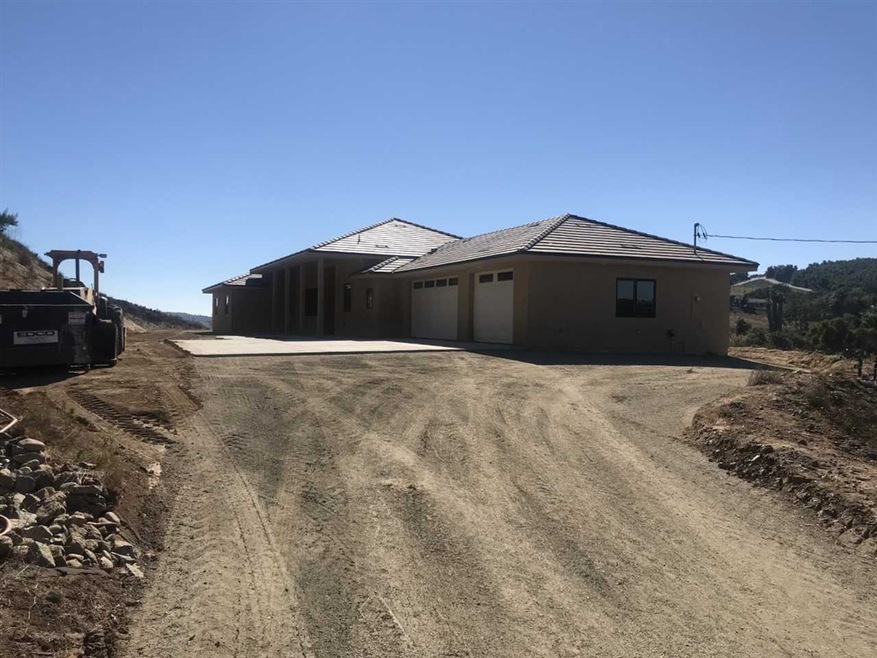 9505 Circle r Dr, Valley Center, CA 92082 - photo 1