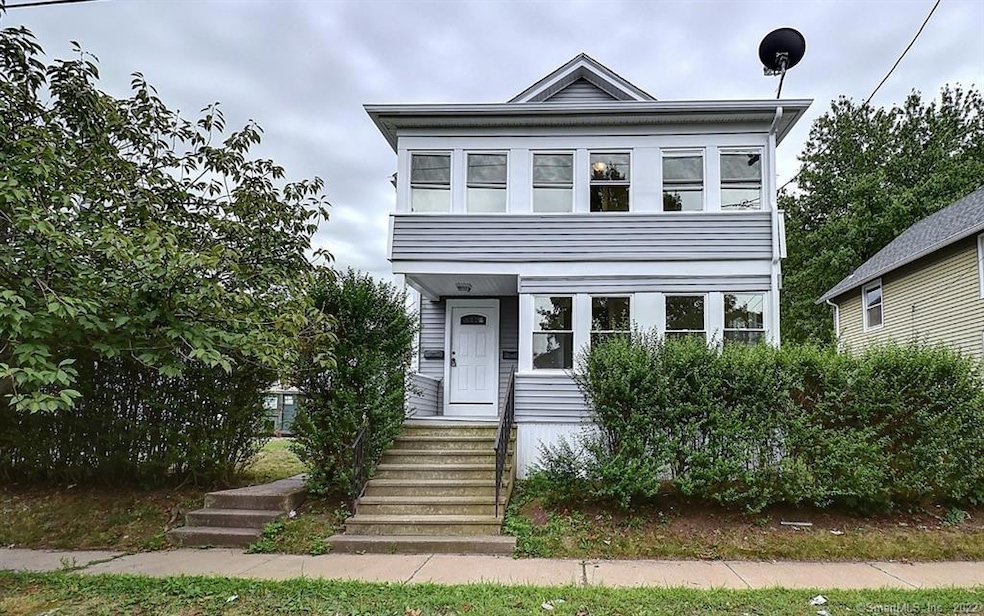 Lots of curb appeal!