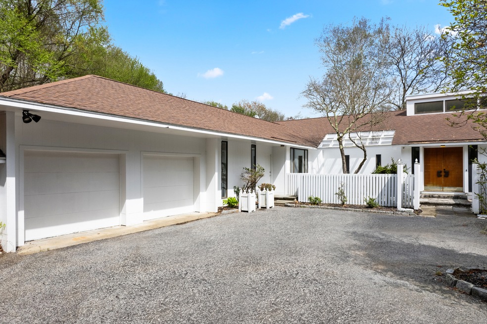 103 Wightman Ave, Norwich, CT 06360 - photo 1