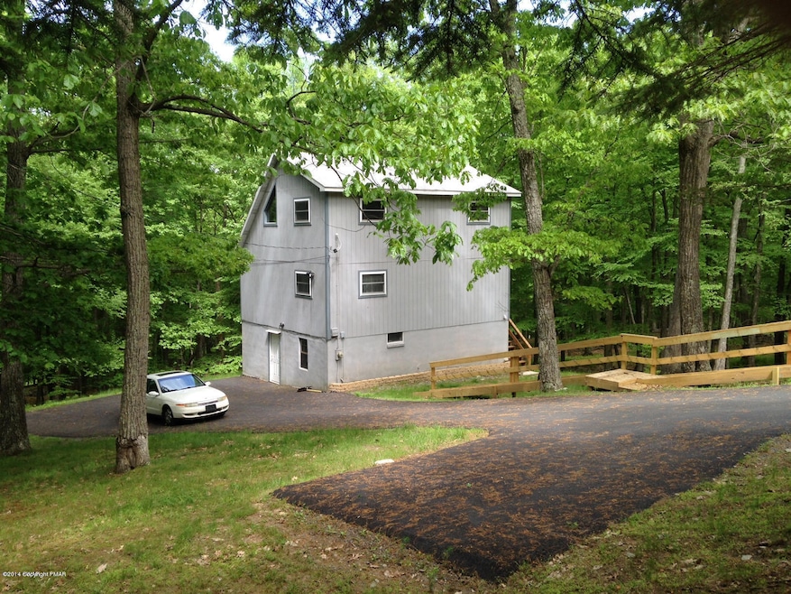 1147 Cardinal Ct, Bushkill, PA 18324 - photo 1