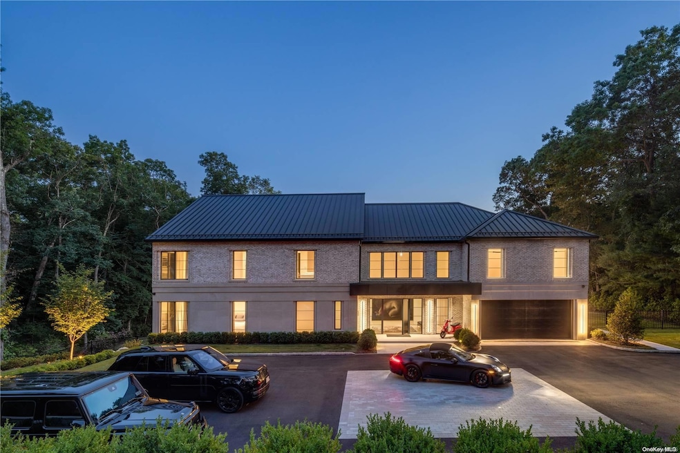 2062 Crest Rd, Syosset, NY 11791 - photo 1