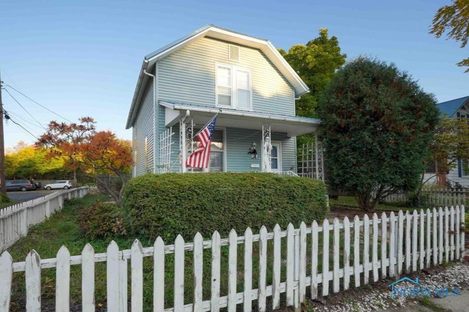 819 Maple Ave, Findlay, OH 45840 - photo 1