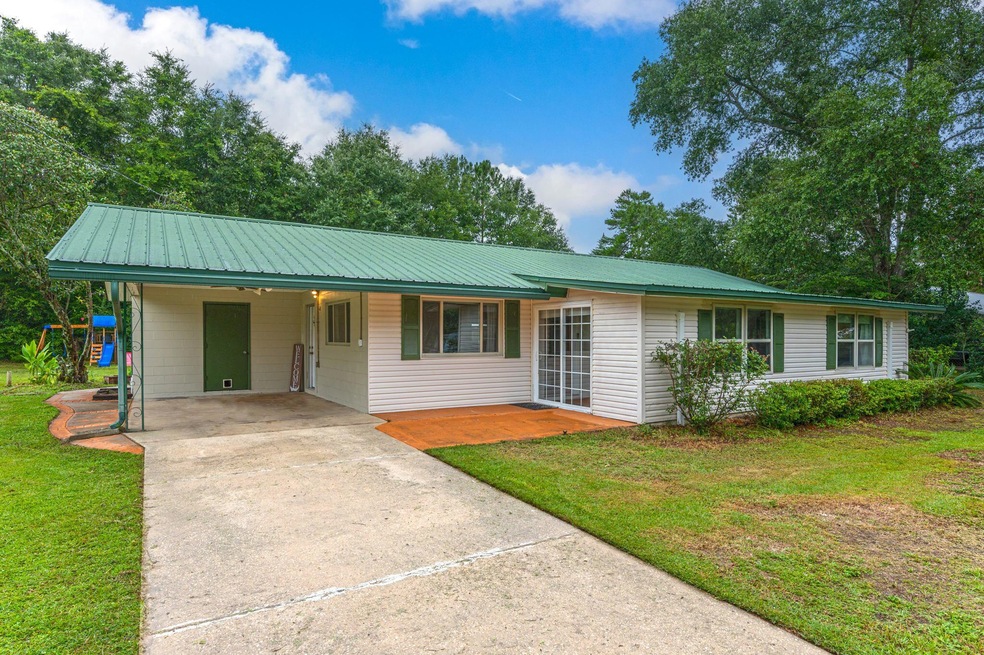 2-web-or-mls-689 Twin Lakes Dr Exterior-