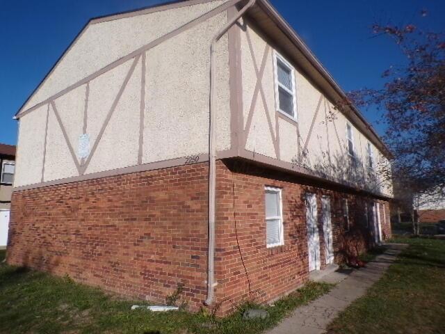 2250 Webster Canyon Ct, Columbus, OH 43229 - photo 1