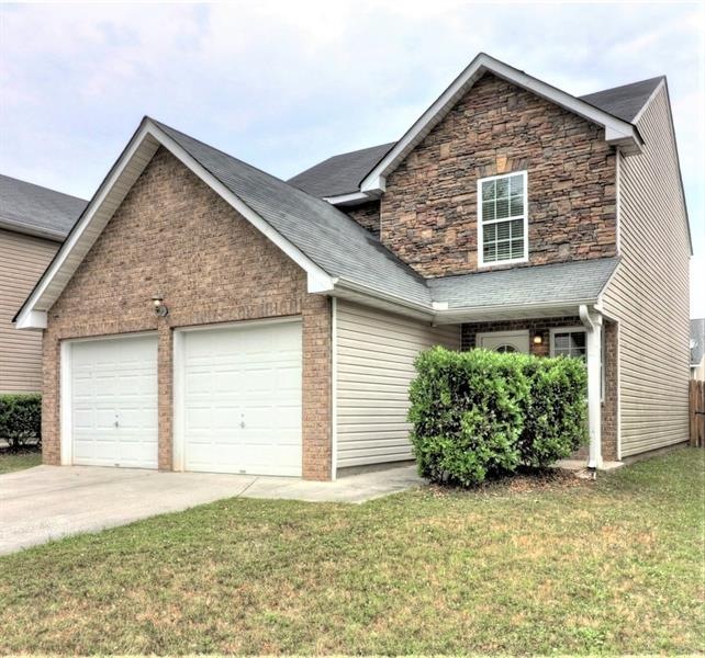 Front Exterior/Great Curb Appeal