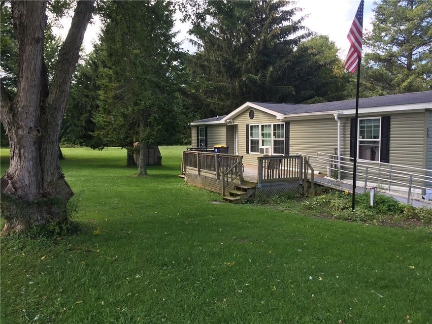 Hennessey Rd #56 is a 3 BR, 2 bath modular home, w