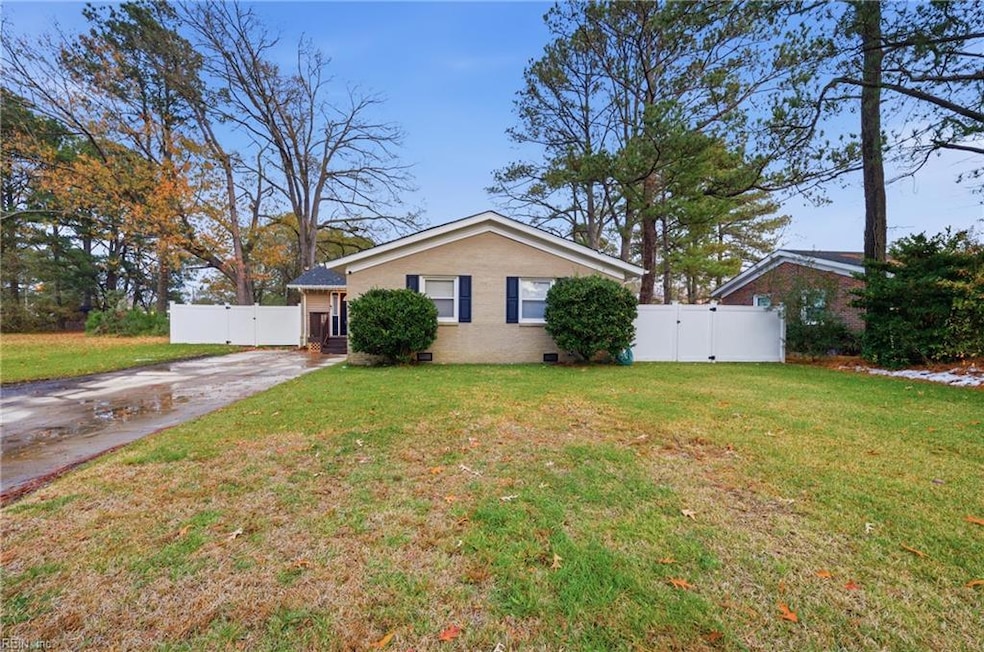 761 Sherman Dr, Chesapeake, VA 23320 - photo 1