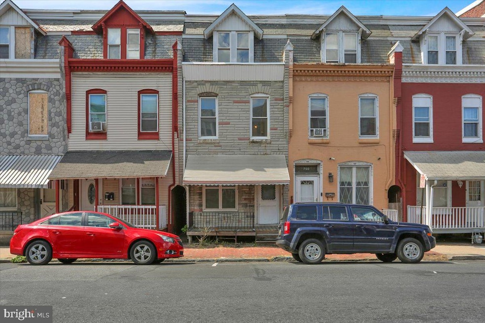 748 N 11th St, Reading, PA 19604 - photo 1