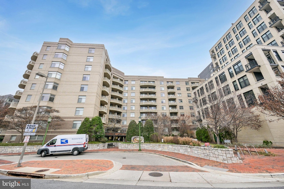 Crescent Plaza Condominium unit 814, Chevy Chase, MD 20815 - photo 1
