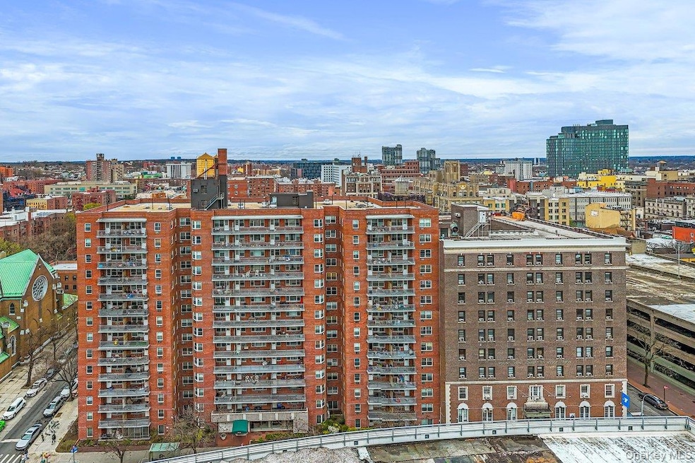 89-15 Parsons Blvd unit 11D, Jamaica, NY 11432 - photo 1