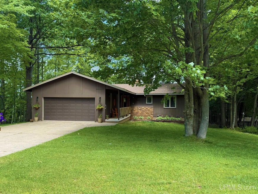 For Sale $299,900 • Co-Listing Agent