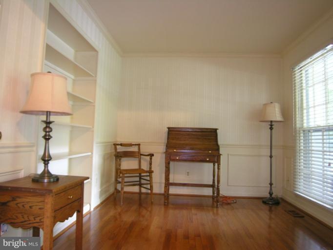 9720 S Park Cir, Fairfax Station, VA 22039 - photo 1