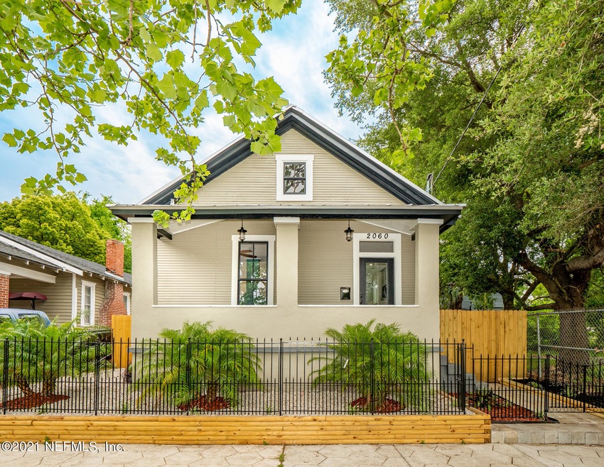 2060 Market St N Edit-1