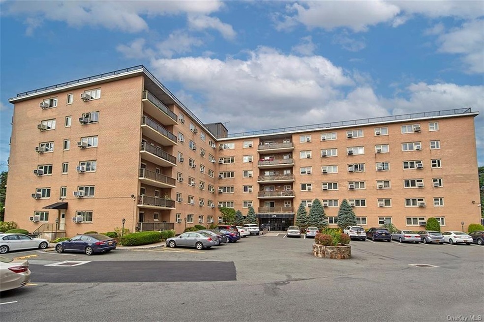 Newport Towers West unit 4U, Harrison, NY 10528 - photo 1