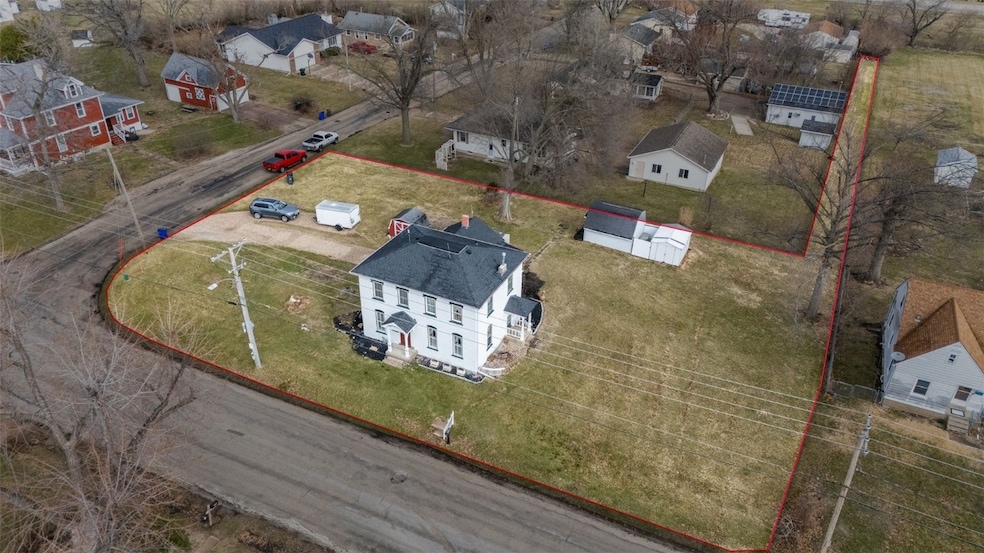 1860 E Ave NW, Cedar Rapids, IA 52405 - photo 1