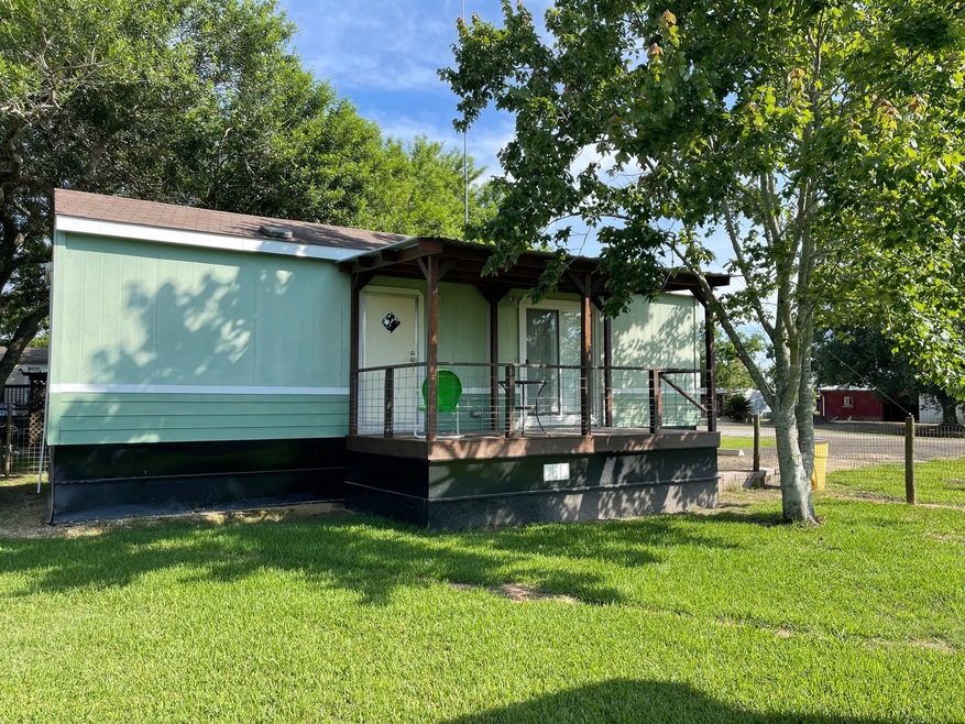 7107 Kamas Ln unit 3, Needville, TX 77461 - photo 1