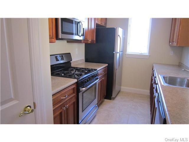 406 Tondo Cir, Harriman, NY 10926 - photo 1