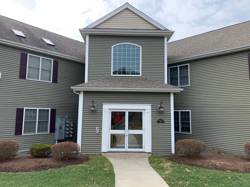 215 Longmeadow Rd unit 402, Taunton, MA 02780 - photo 1