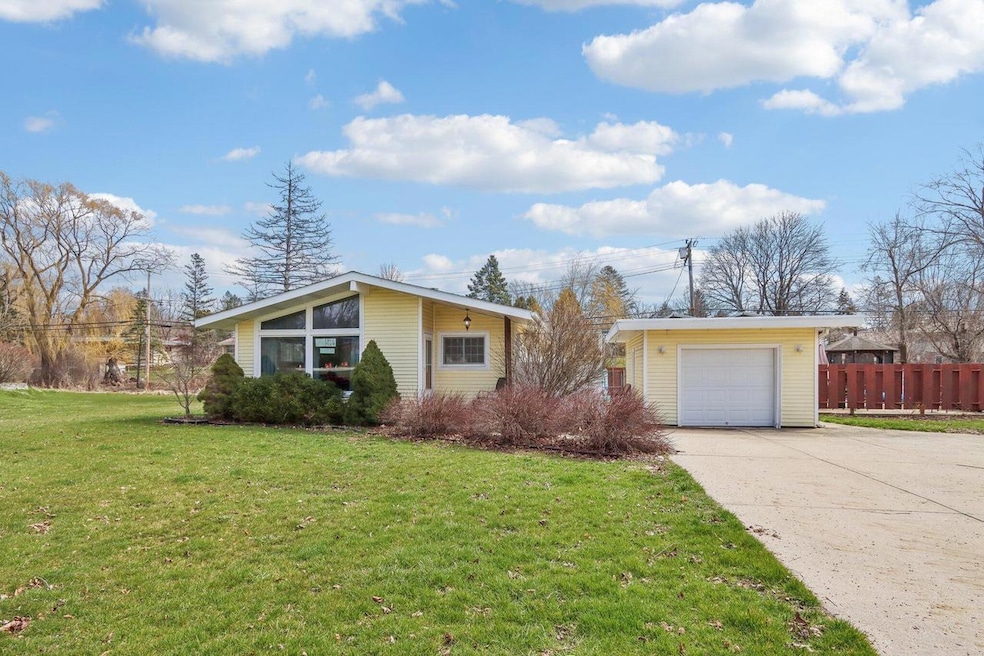 W Forest Home Ave-002
