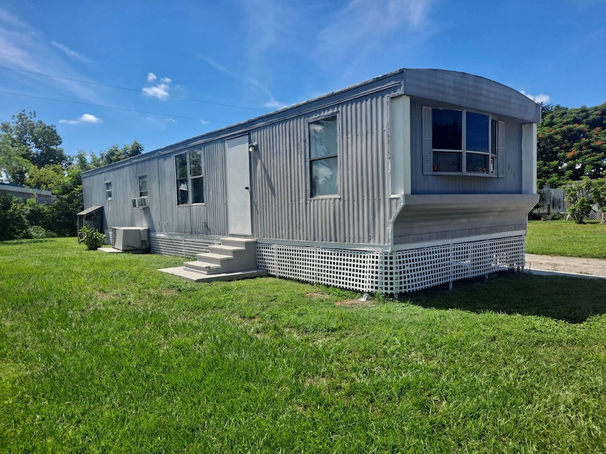 611 Elephant Way unit 611, North Fort Myers, FL 33917 - photo 1