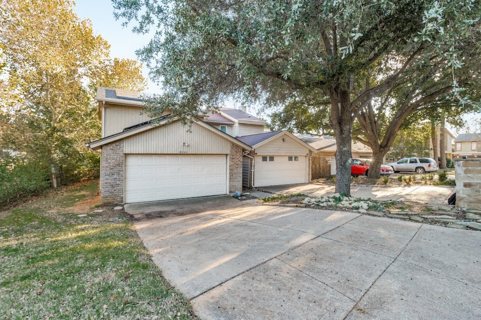 2040 Fleur de Lis Ct, Arlington, TX 76012 - photo 1
