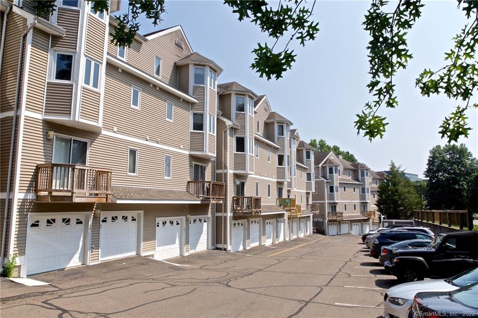 56 Glenrock, Norwalk, CT 06850 - photo 1