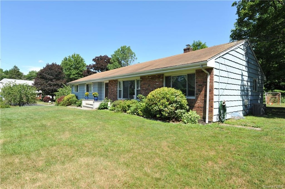 4 Willow Dr, Briarcliff Manor, NY 10510 - photo 1