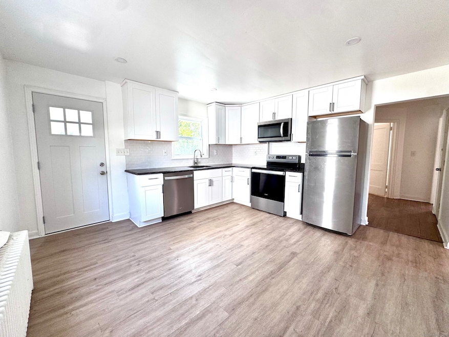 147 Cornhill St, Bridgeport, CT 06606 - photo 1