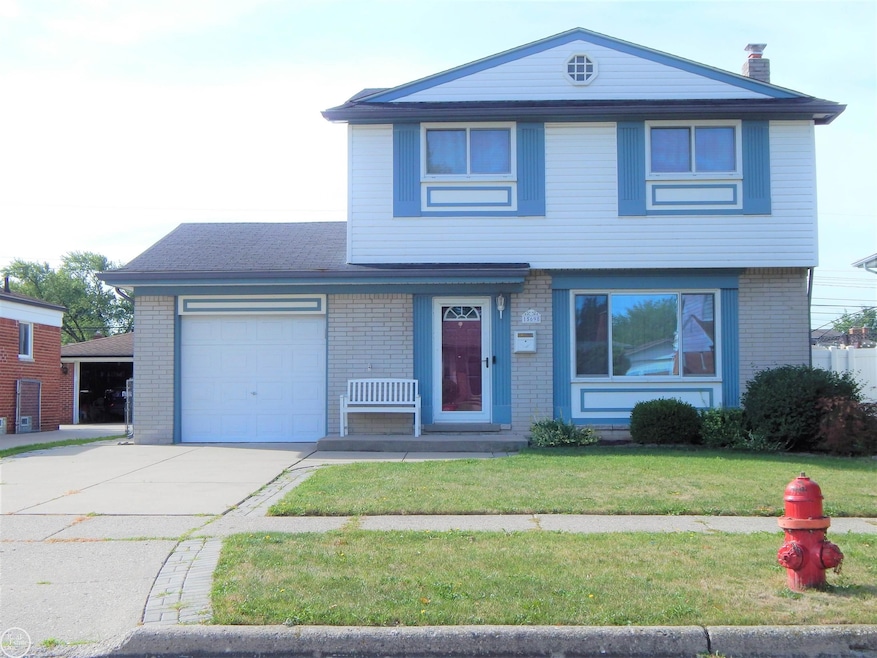 15698 Dugan St, Roseville, MI 48066 - photo 1