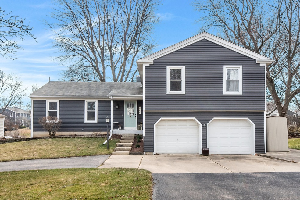 944 Orchard Ct, Batavia, IL 60510 - photo 1