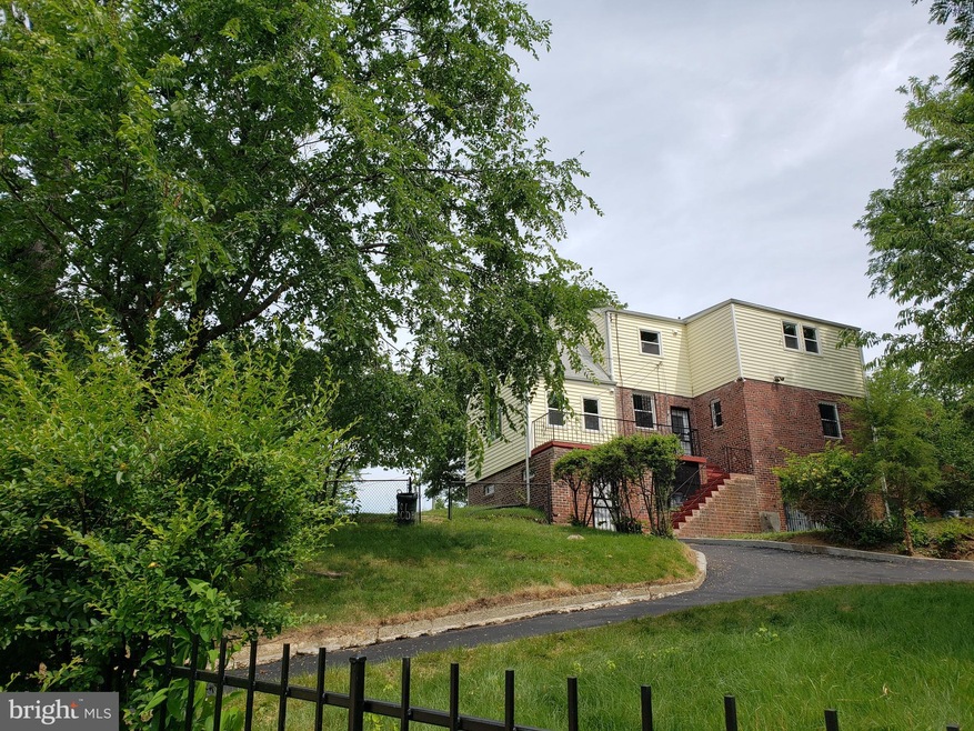 1601 Woodhill Ct, Hyattsville, MD 20785 - photo 1