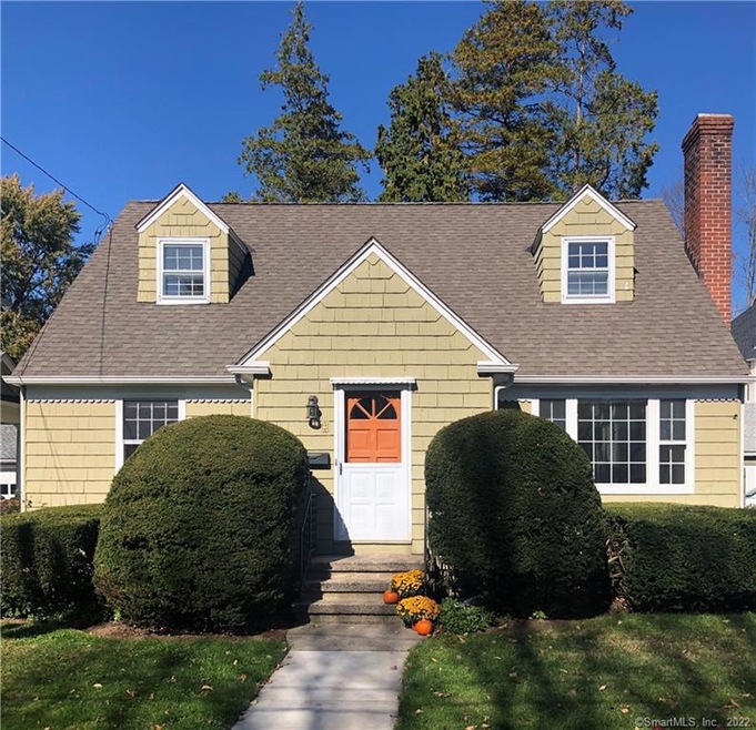 WELCOME TO 2 AVALON PLACE, WETHERSFIELD