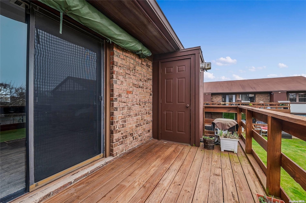 127 Mariners Way, Copiague, NY 11726 - photo 1