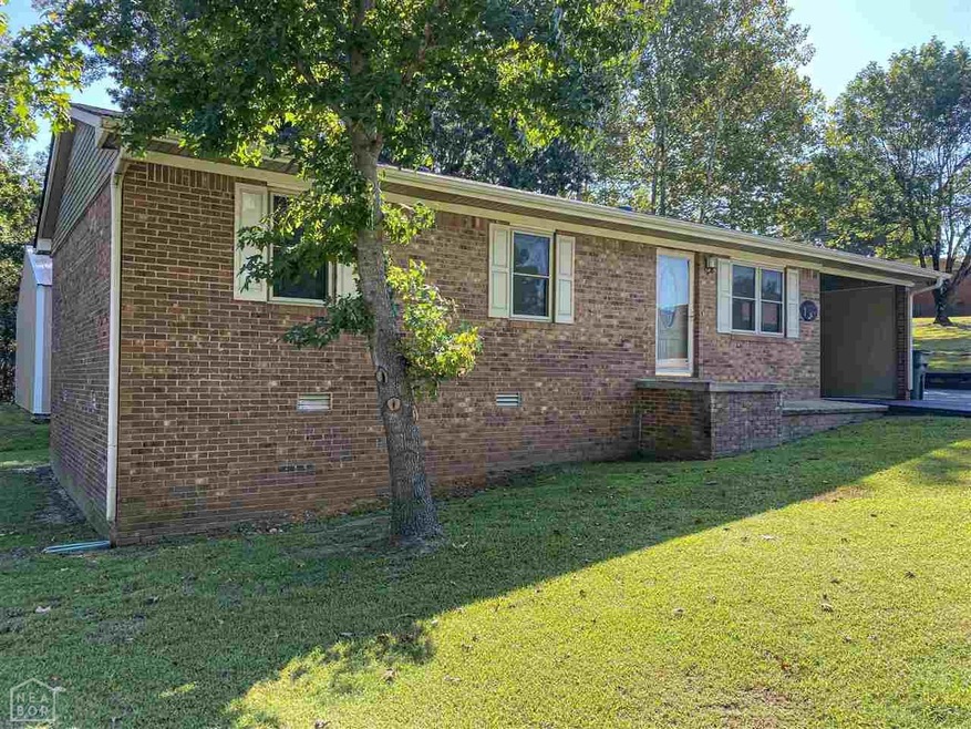 305 N Rockingchair Rd, Paragould, AR 72450 - photo 1