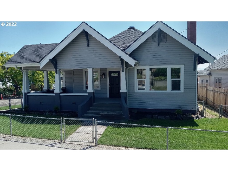 324 NW 9th St, Pendleton, OR 97801 - photo 1