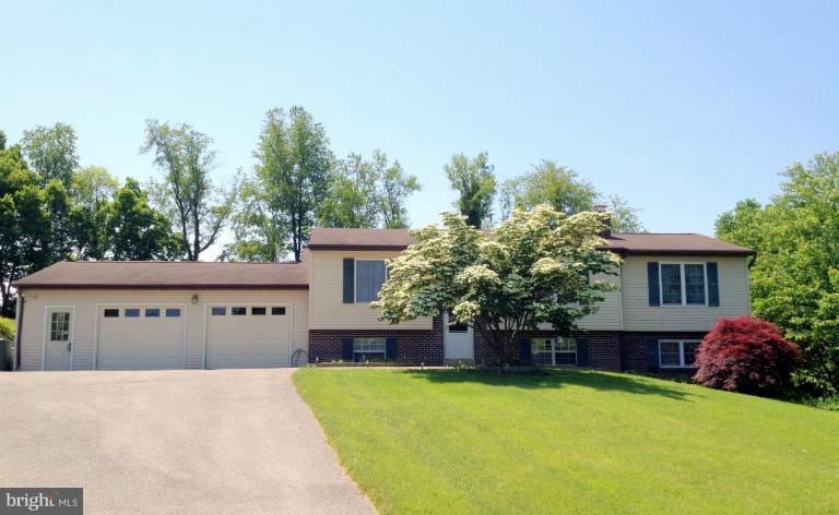 7689 Anvil Dr, Frederick, MD 21701 - photo 1