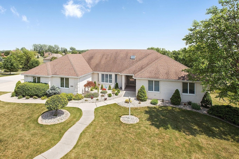 9059 Schillton Dr, Saint John, IN 46373 - photo 1