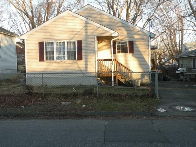 106 Yarwood St, Stratford, CT 06615 - photo 1