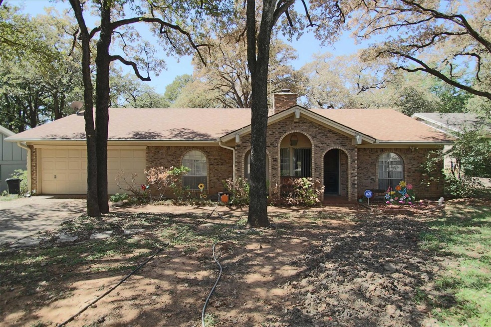 409 Hill Ct, Hurst, TX 76053 - photo 1