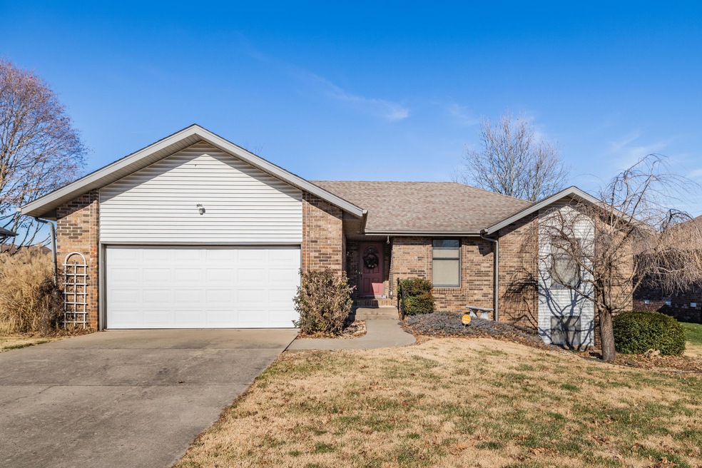 305 Lorene St, Nixa, MO 65714 - photo 1