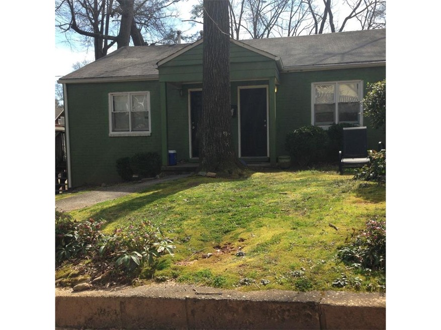 Brick duplex in Ormewood Park,live in one side and
