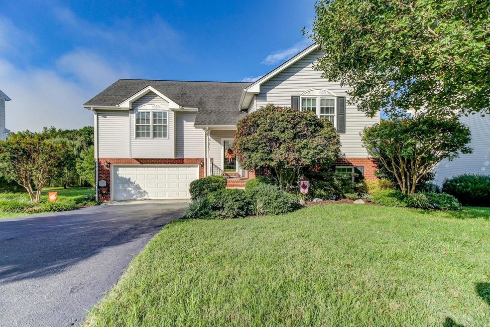 002-289406-1737 Meadows Road-2_6945987