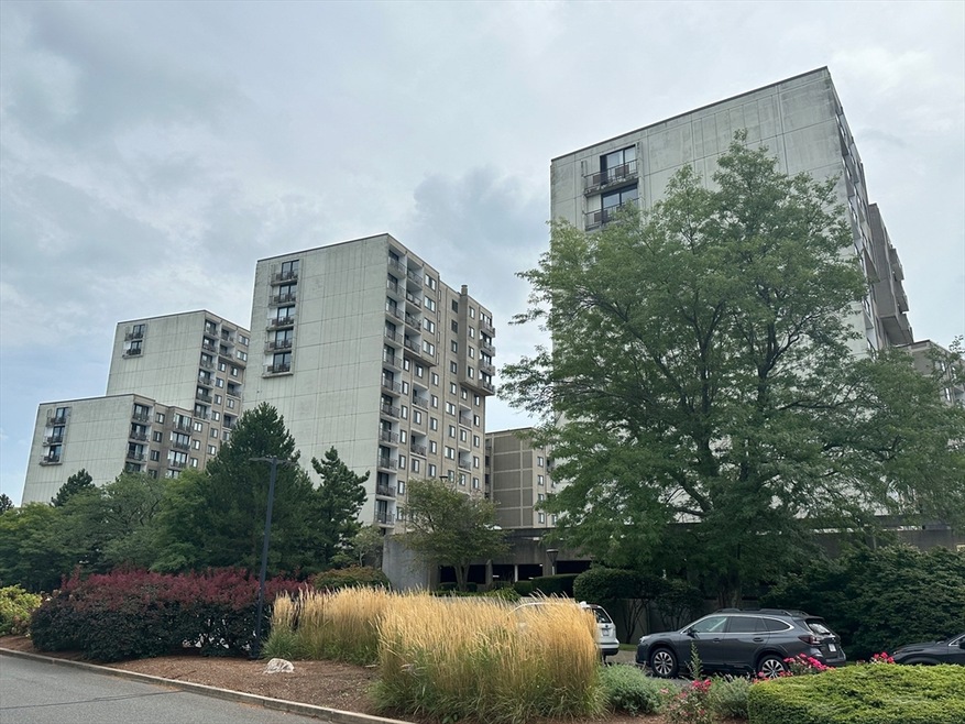 61 Broad Reach unit T114B, Weymouth, MA 02191 - photo 1