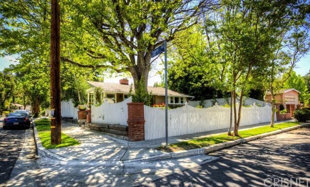 4760 Santa Lucia Dr, Woodland Hills, CA 91364 - photo 1