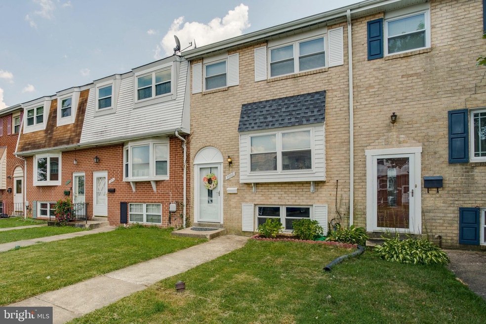 1012 Stormont Cir, Halethorpe, MD 21227 - photo 1