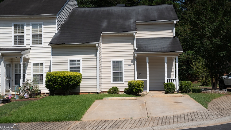 Charming End-Unit Townhome in Sought-After Wellington Chase