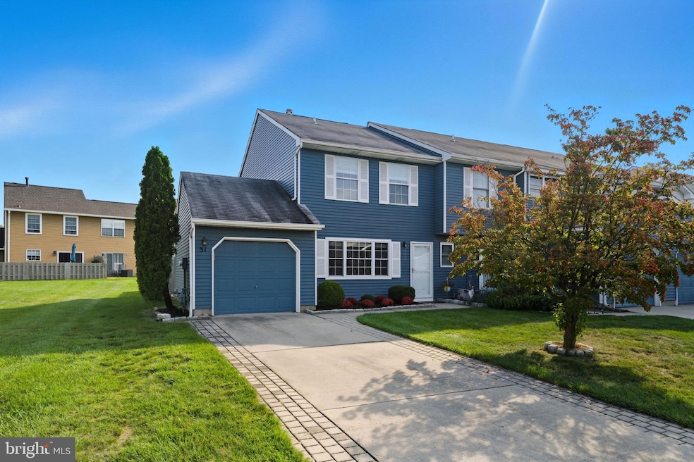 31 Gloucester Ct unit 22295, Bordentown, NJ 08505 - photo 1