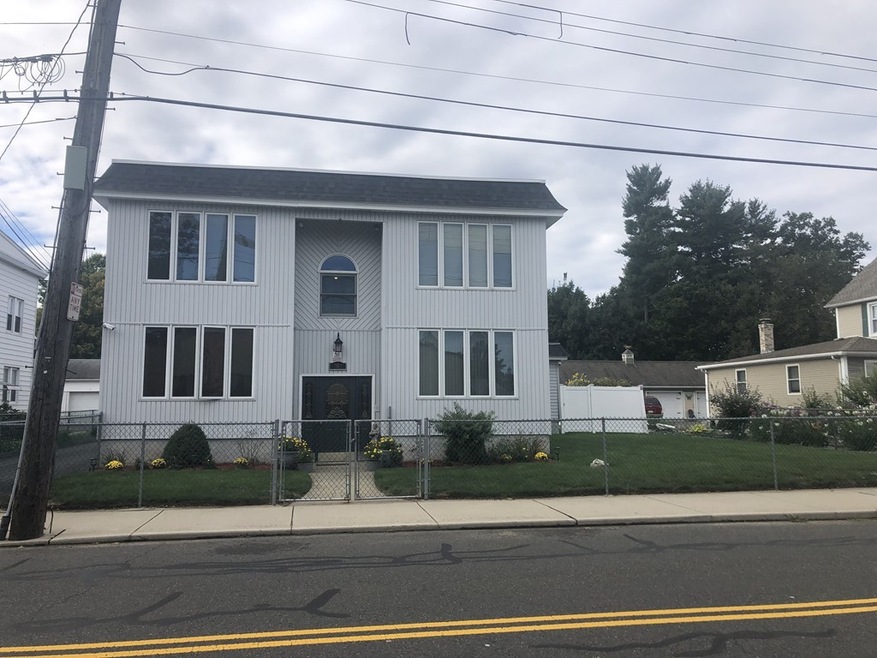 202 Hubbard St unit 2R, Ludlow, MA 01056 - photo 1