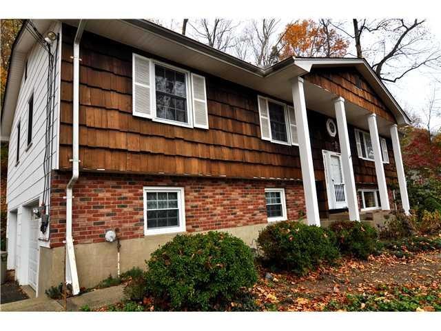 43 W Gate Rd, Suffern, NY 10901 - photo 1